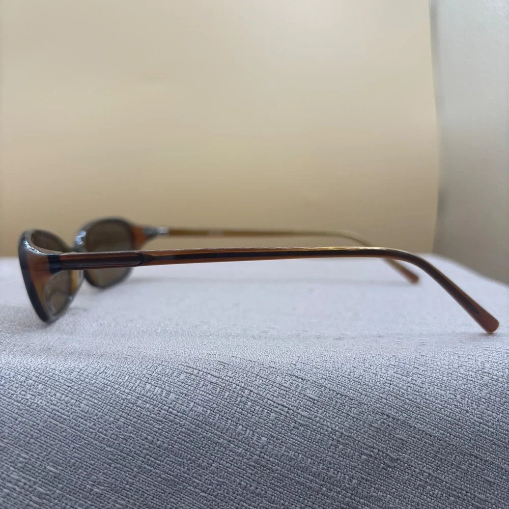 Vera Wang Brown Tortoise Oval Sunglasses Womens V102 53-16-138 Designer Shades